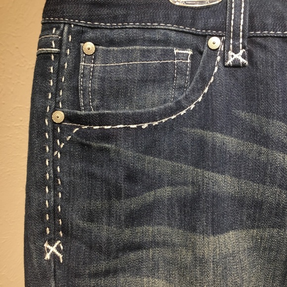 Denim shorts - Picture 2 of 3